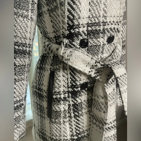 Iz Byer Black and White Trench Coat - Picture 3 of 12